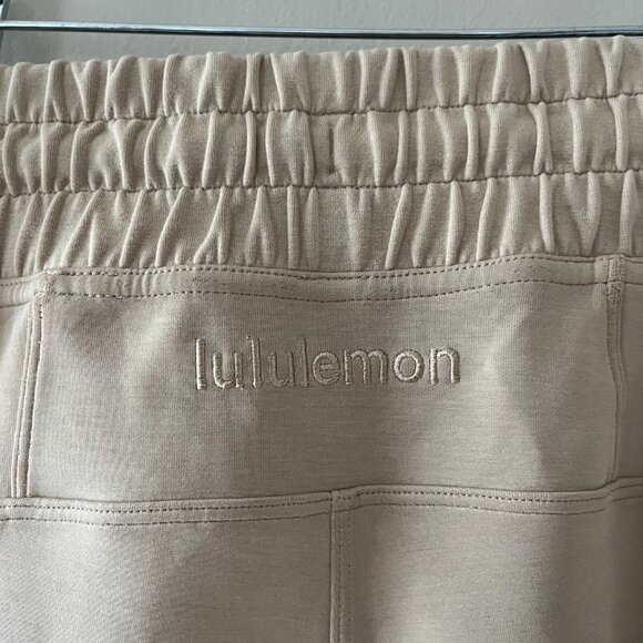 Lululemon Sz 6 Camel Tan Soft Ambitions High Rise Pull On Elastic Waist Shorts - Picture 4 of 7